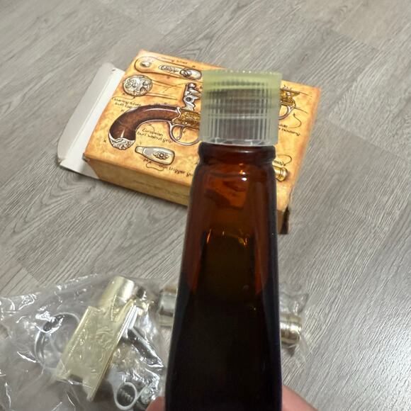 Vintage Avon Thomas Jefferson Handgun Everest Cologne Decanter - Picture 8 of 14